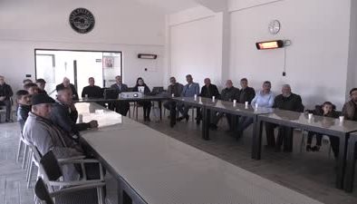 Ziraat profesörü, 10 yıldır mahalle mahalle gezerek çiftçilere gönüllü eğitim veriyor