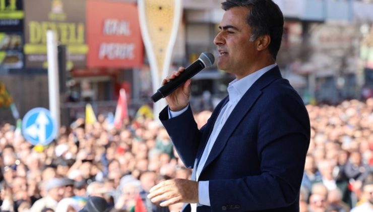 Van Büyükşehir Belediye Başkanı Abdullah Zeydan görevden uzaklaştırıldı