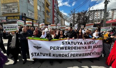 Diyarbakır’da Anadil yürüyüşü