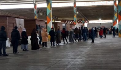 Dondurucu Soğukta Ucuz Et Kuyruğu