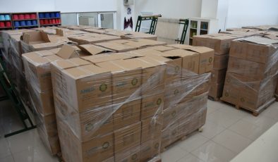 600 aileye gıda kolisi dağıtıldı