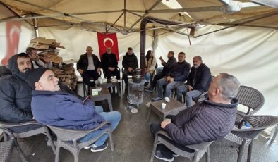 İşten çıkarılan işçilerin eylemi sürüyor
