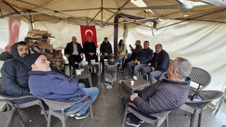 İşten çıkarılan işçilerin eylemi sürüyor