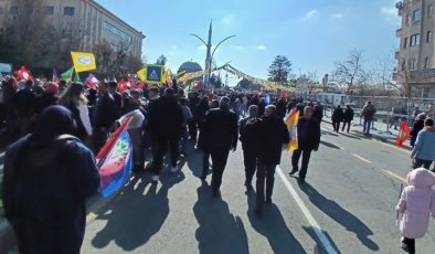 Barış için Özgürlük mitingi başladı