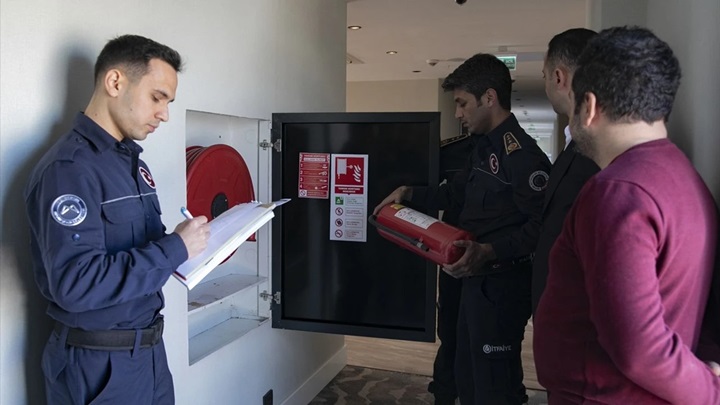 İtfaiye ekipleri otelleri denetledi