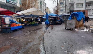Yağışlar semt Pazarının  Boş Kalmasına Neden Oldu