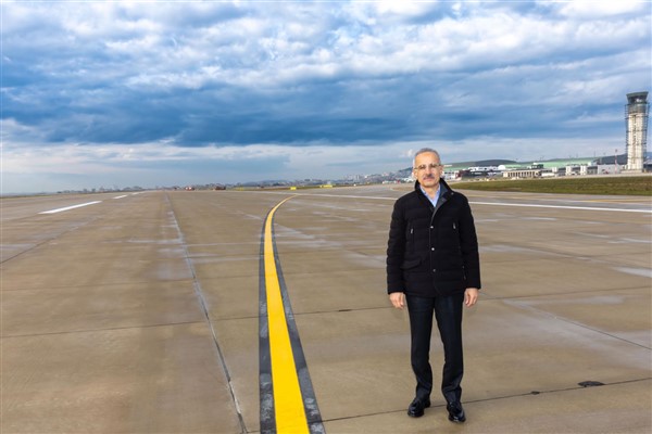 Bakan Uraloğlu: “Teknoloji bağımlılığına karşı bilinçli kullanım şart”