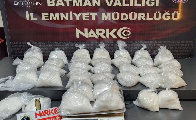 20 kilo 200 gram metamfetamin ele geçirildi, 2 şüpheli tutuklandı