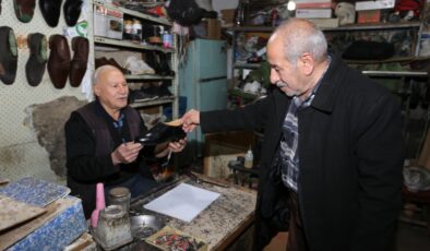 65 yıllık ayakkabı ustası, eski model ayakkabılara hayat veriyor