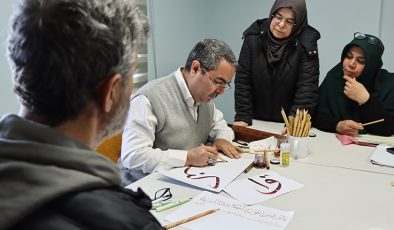 Hat sanatına gönül veren imam, yeni hattatlar yetiştiriyor