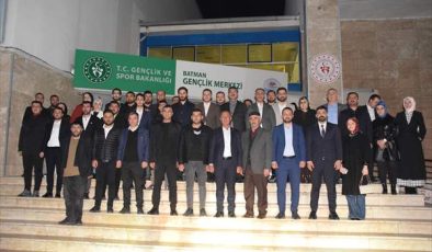 AK Parti Batman Milletvekili Nasıroğlu gençlerle buluştu