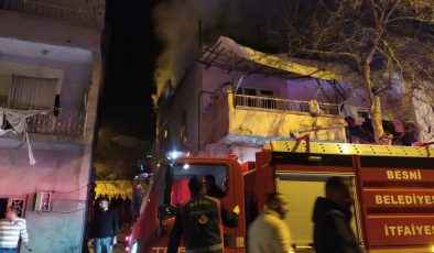 Adıyaman’da evin çatısında çıkan yangın söndürüldü