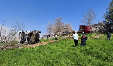 Adıyaman’da kum yüklü kamyon park halindeki tırlara çarptı, 1 kişi öldü, 1 kişi yaralandı