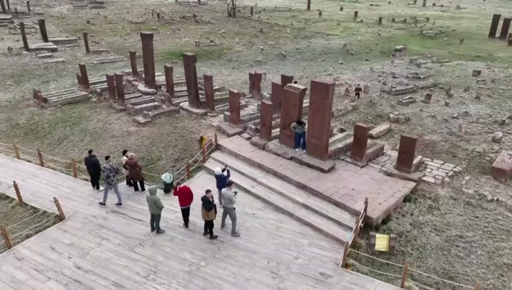 UNESCO’daki Selçuklu Mezarlığı bayramda dolup taştı