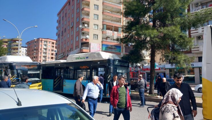 Araç Kazaya Karıştı Yolcular Mağdur Oldu