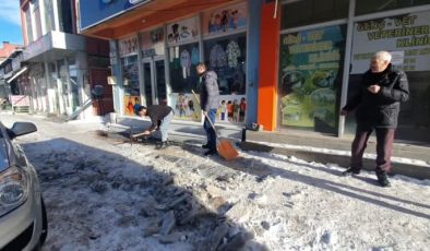 Ardahan’da kar ve buzla mücadele çalışmaları