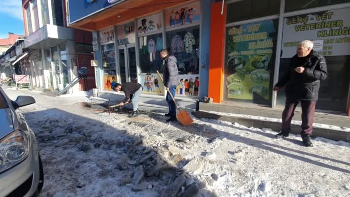 Ardahan’da kar ve buzla mücadele çalışmaları