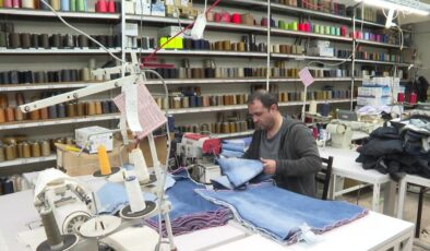 Atık denim kumaşlardan tasarımlar tekstil sektörünün atık yükünü azaltıyor