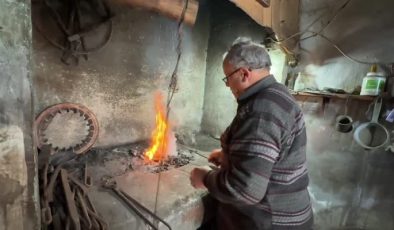 Baba mesleği kalaycılığı 57 yıldır sürdürüyor