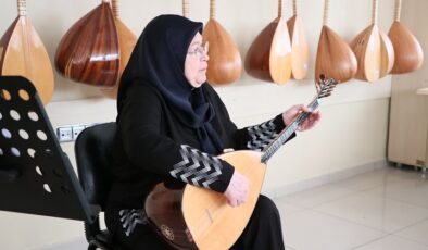 Bağlamayla felçli kolunu iyileştirdi