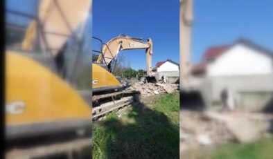 Bahçesindeki metruk yapının yıkılan duvarının altında kalan kişi öldü