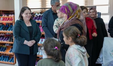 Bayramda çocuklara hediye sürprizi Eş Başkanlardan geldi