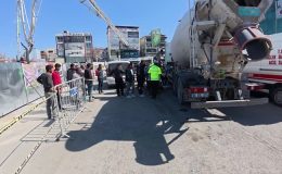 Beton kamyonunun altında kalan kız yaralandı