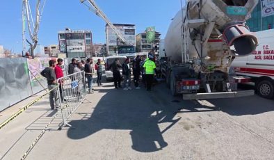 Beton kamyonunun altında kalan kız yaralandı