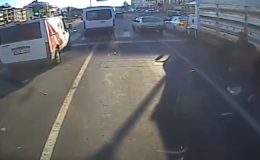 Bingöl’de Zincirleme trafik kazası, hareket eden aracına yetişerek durdurdu