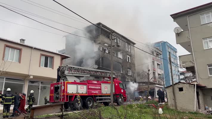 Bir evde çıkan Doğal gaz patlaması korkuttu: Yaralılar hastaneye kaldırıldı