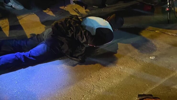Bir eve tabancayla ateş açan 2 zanlı tutuklandı