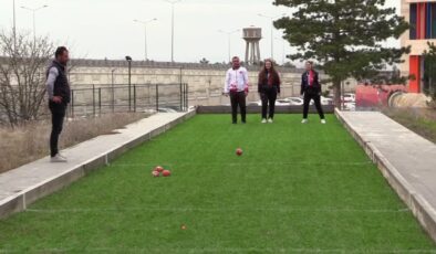 Bocce tutkunu 3 kardeş, şampiyona için antrenmanlarını sürdürüyor