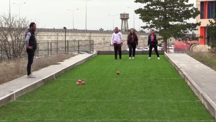 Bocce tutkunu 3 kardeş, şampiyona için antrenmanlarını sürdürüyor