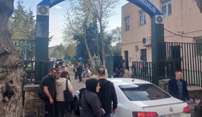 Bayram Sabahı Diyarbakırlılar Mezarlıklara Akın Etti