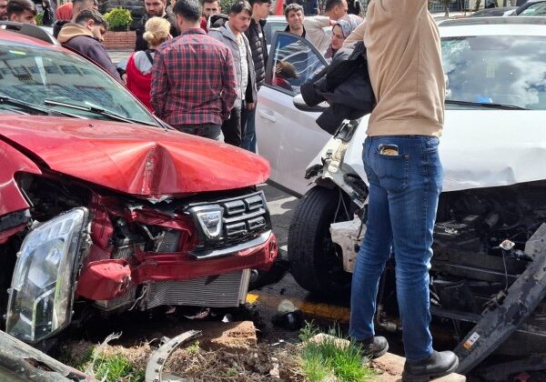 Diyarbakır Kayapınar’da kırmızı ışık ihlali zincirleme kazaya yol açtı