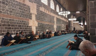 Diyarbakır Ulu Cami’de Ramazan Mukabelesi Coşkusu