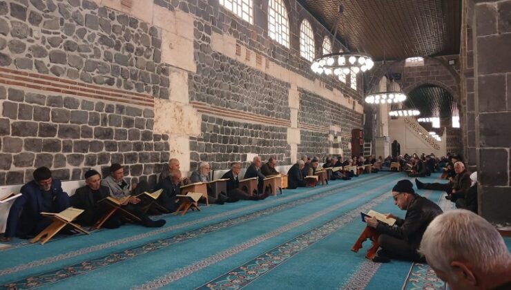 Diyarbakır Ulu Cami’de Ramazan Mukabelesi Coşkusu