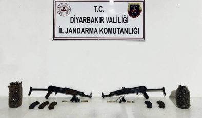 Diyarbakır’da kaya altına gizlenmiş silah ve mühimmat ele geçirildi