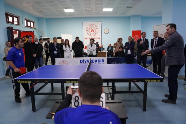 Diyarbakır’da özel bireyler masa tenisi turnuvasında buluştu