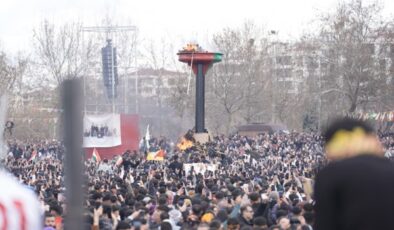 Diyarbakır’da DEM Parti öncülüğünde nevruz coşkusu yaşandı