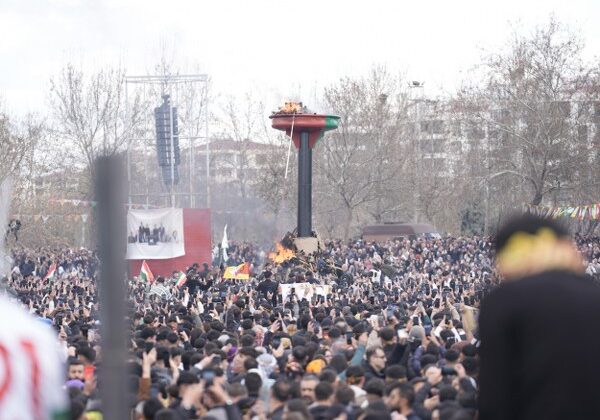 Diyarbakır’da DEM Parti öncülüğünde nevruz coşkusu yaşandı