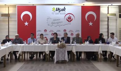 En uzun süredir evli çiftleri ile yeni evlenen ve evlenecek çiftler iftarda buluştu