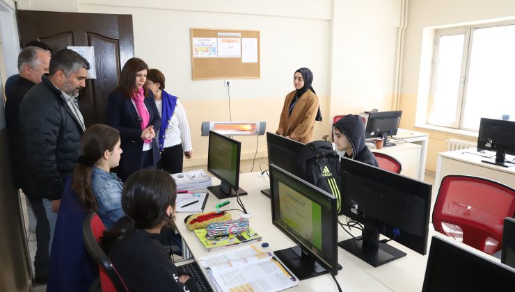 Eş Başkan Bucak, kurs merkezinde incelemelerde bulundu