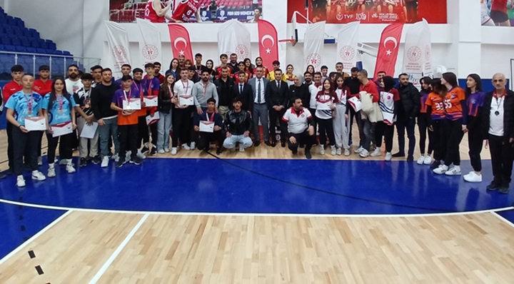 Diyarbakır’da Floor Curling Heyecanı: 17 İlden 120 Sporcu Yarıştı