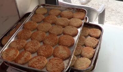 Gaziantep’te bayram öncesi geleneksel kömbe yapımı hız kesmiyor