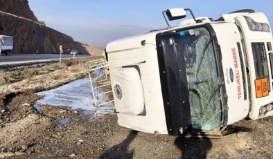 Gaziantep’te tankerin devrildiği kazada 2 kişi yaralandı