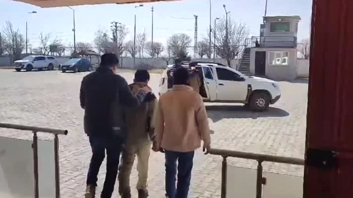 Van’da Göçmen Kaçakçılığı: 10 Şüpheli Yakalandı