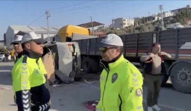 Hatay’da işçi servisinin tıra çarptı 6 kişi hayatını kaybetti