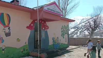 Öğretmen Hediye Kılıç okulunu baştan yarattı