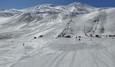 Hesarek Kayak Merkezi 2 ayda yaklaşık 65 bin ziyaretçiyi ağırladı
